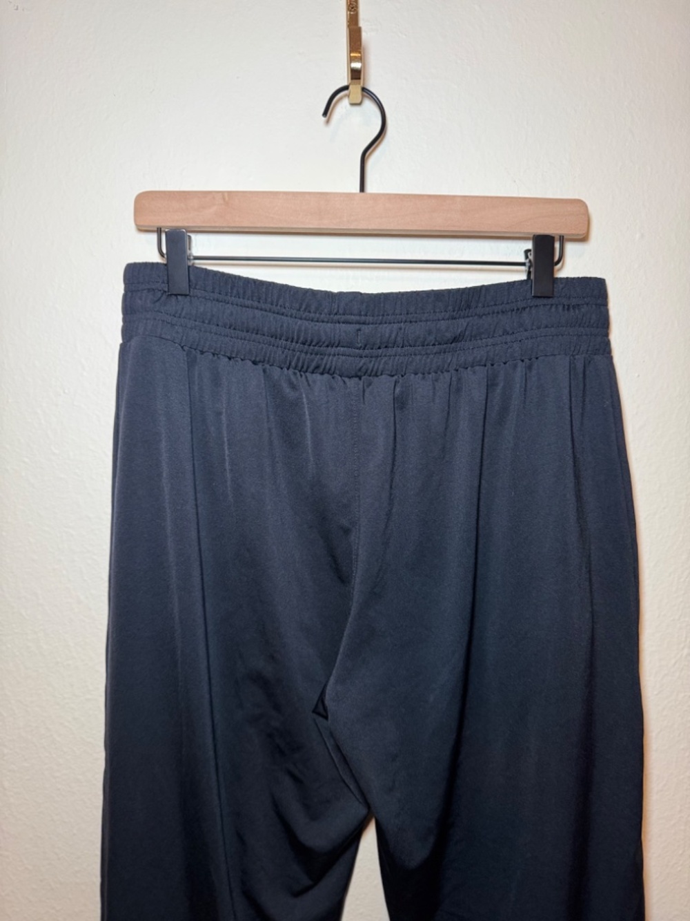 Under Armour Women's Black Performance Jogger Pants Size Large Athleisure - Picture 5 of 7